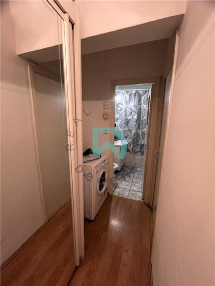 Apartament cu 3 camere decomandat în Astra