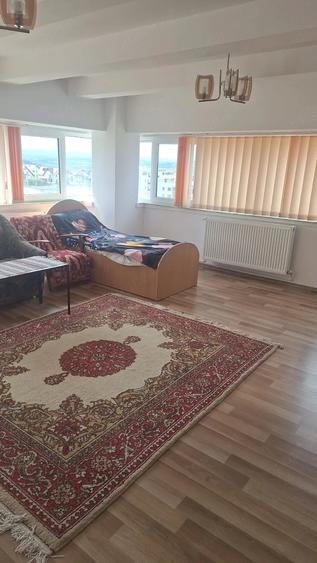 Apartament cu 3 camere decomandat în Obcini