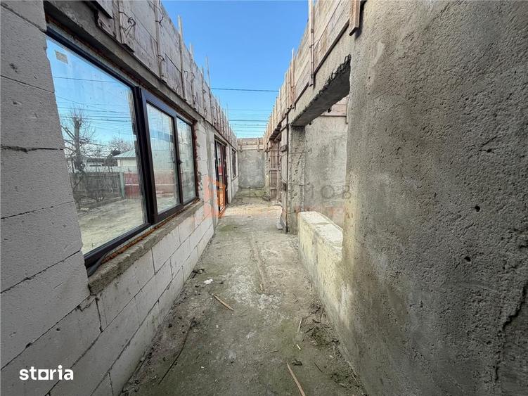 Casă cu 4 camere decomandat cu Teren 1291 Mp în Stâlpu