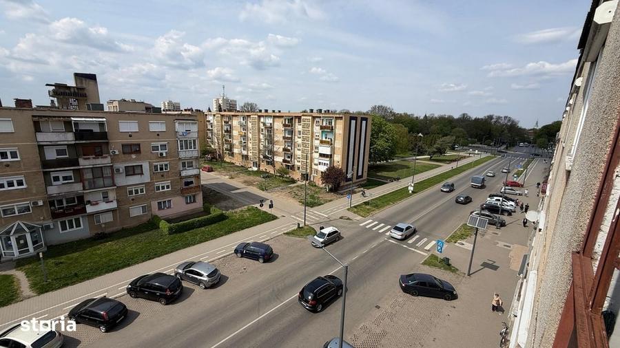 Apartament cu 3 camere decomandat în Ultracentral