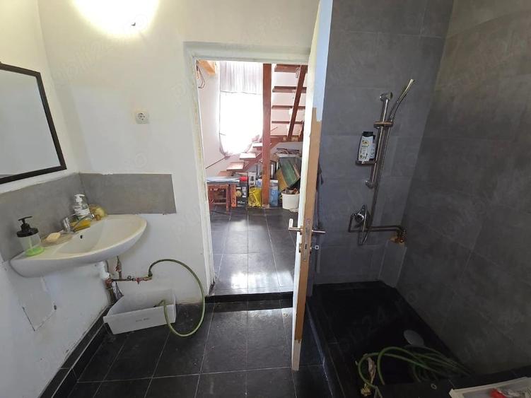 Casă cu Teren 2422 Mp în Central