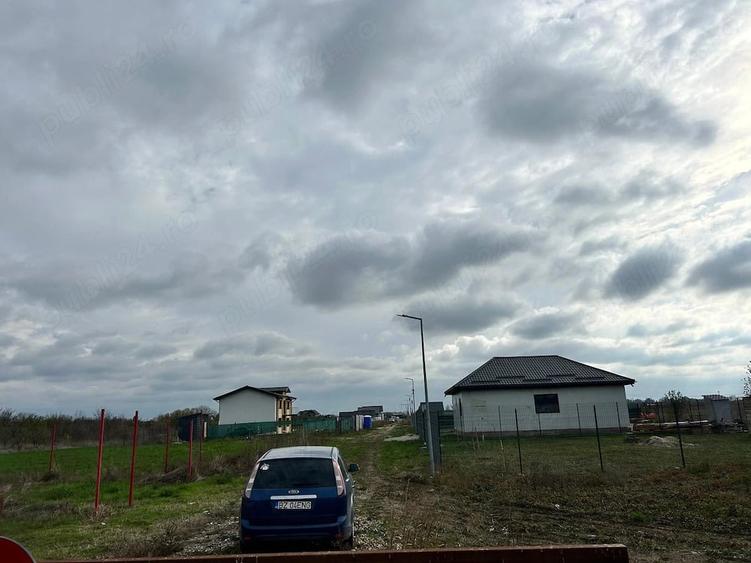 Teren de 330 mp, în Săbăreni