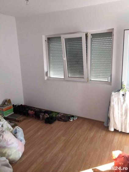 Apartament cu 4 camere decomandat în Murfatlar