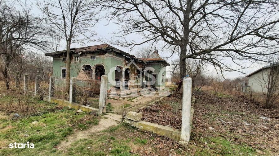 Spațiu comercial, în Costești