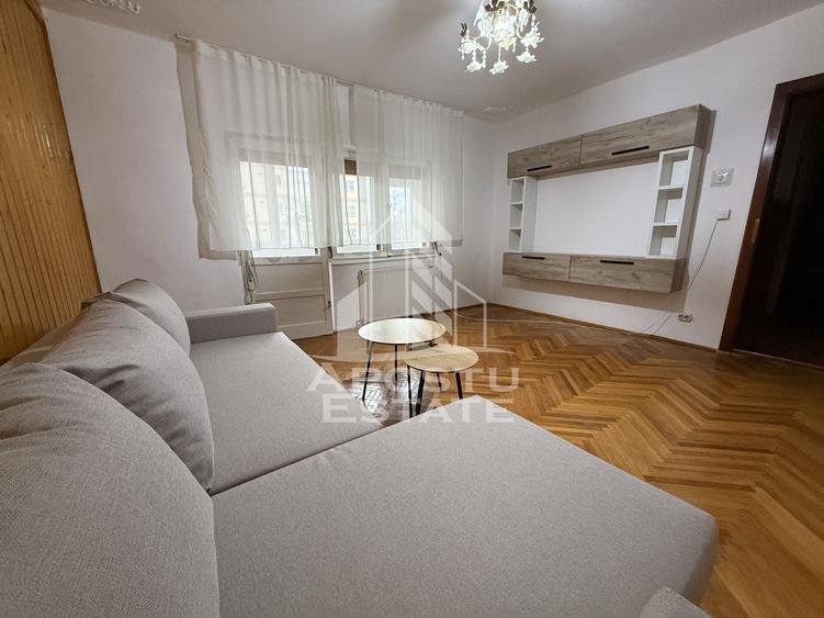 Apartament cu 3 camere decomandat, mobilat în Central