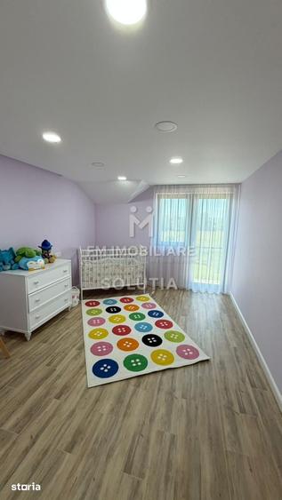 Casă cu 4 camere cu Teren 676 Mp în Groși