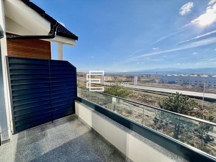 Penthouse cu 2 camere decomandat, mobilat în Cristian