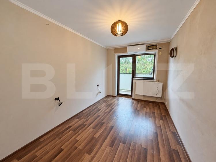 Apartament cu 3 camere semidecomandat în Bucium