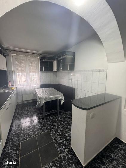 Apartament cu 3 camere în Botizului