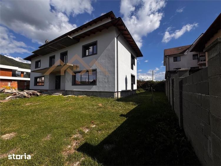 Casă cu 4 camere cu Teren 274 Mp în Valea Borcutului