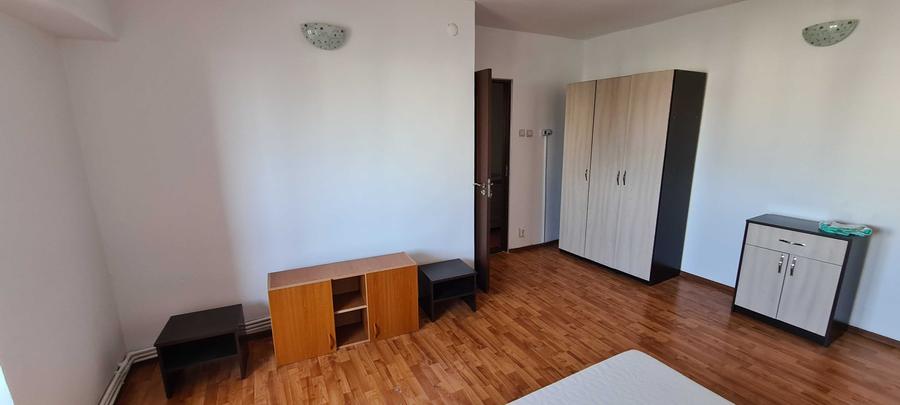Garsonieră decomandată în Nicolina