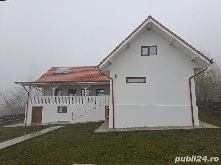 Casă cu 3 camere cu Teren 6000 Mp în Central