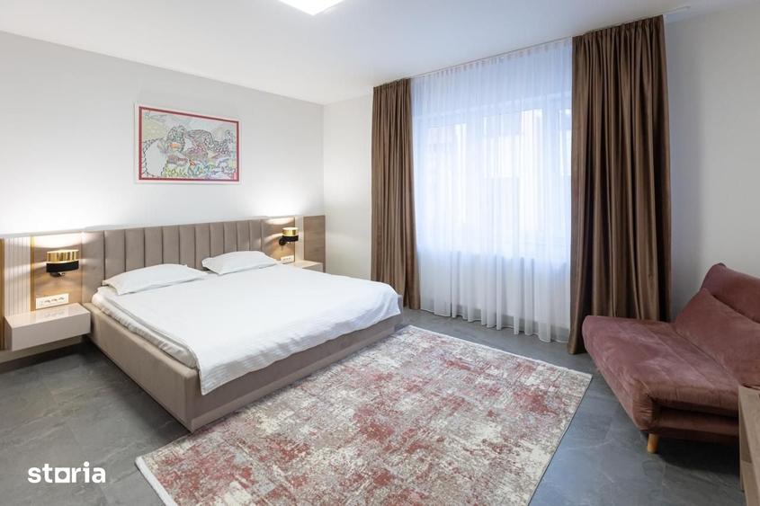Casă cu 5 camere cu Teren 70 Mp în Central