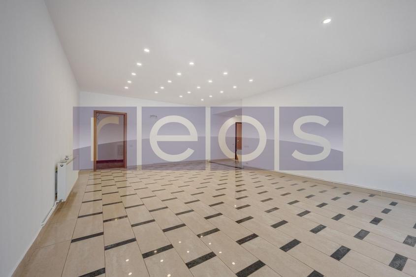 Apartament cu 4 camere decomandat în Primăverii