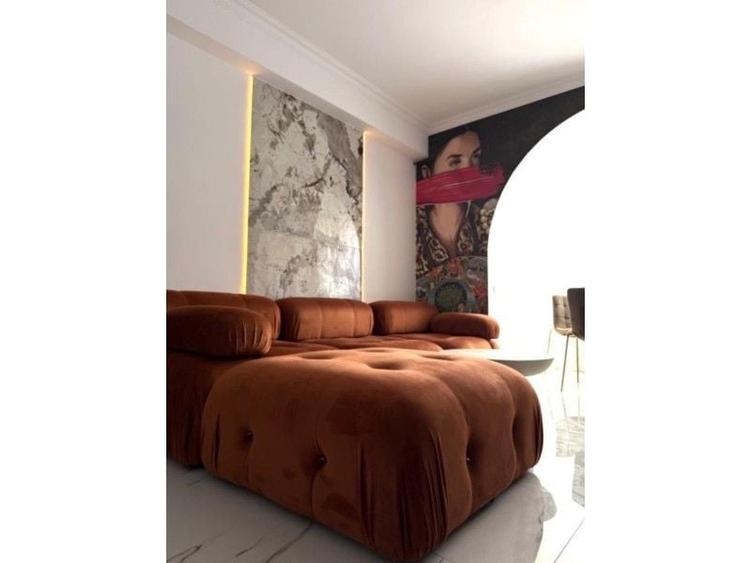 Apartament cu 2 camere decomandat în P-ța Victoriei