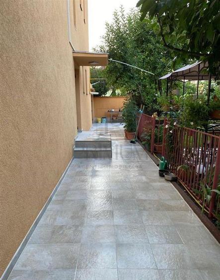Casă cu 3 camere cu Canalizare în Dâmbovița