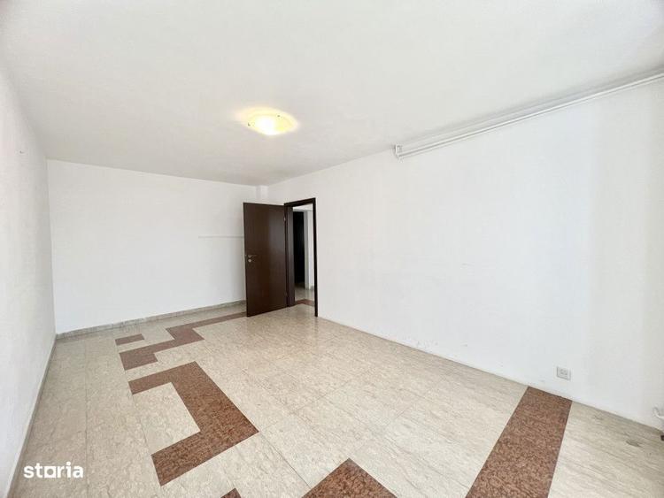 Apartament cu 4 camere în Văcăresti
