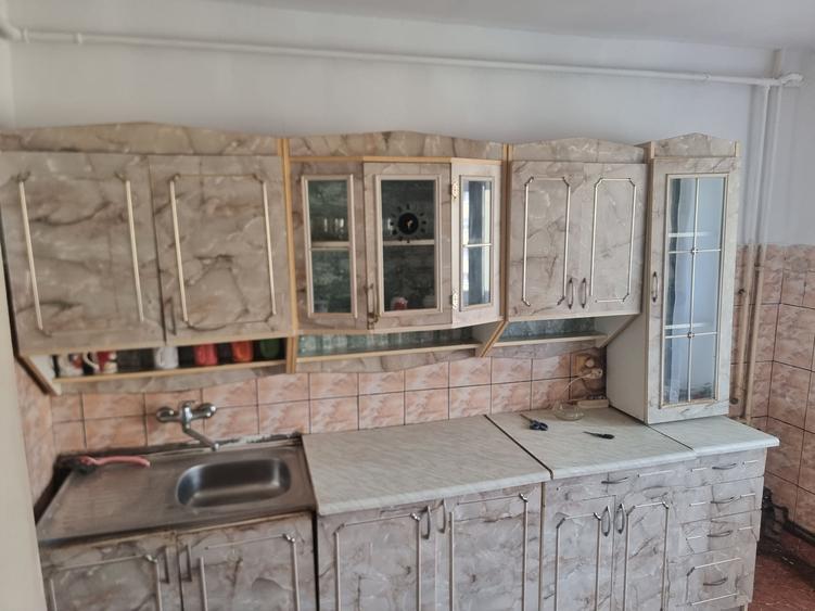 Apartament cu 2 camere semidecomandat în Dumbrăvița