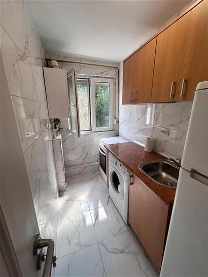 Apartament cu 2 camere semidecomandat, mobilat în Moroasa 2
