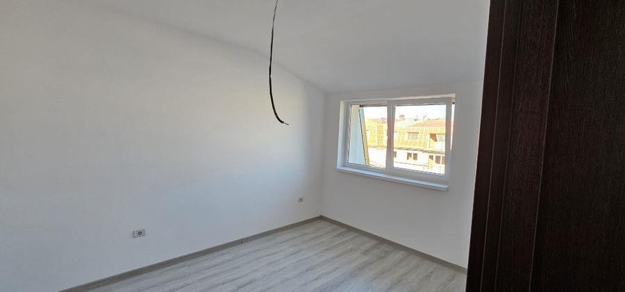 Apartament cu 2 camere semidecomandat în Sânpetru