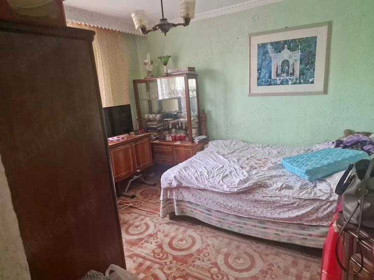 Apartament cu 2 camere decomandat în Precista