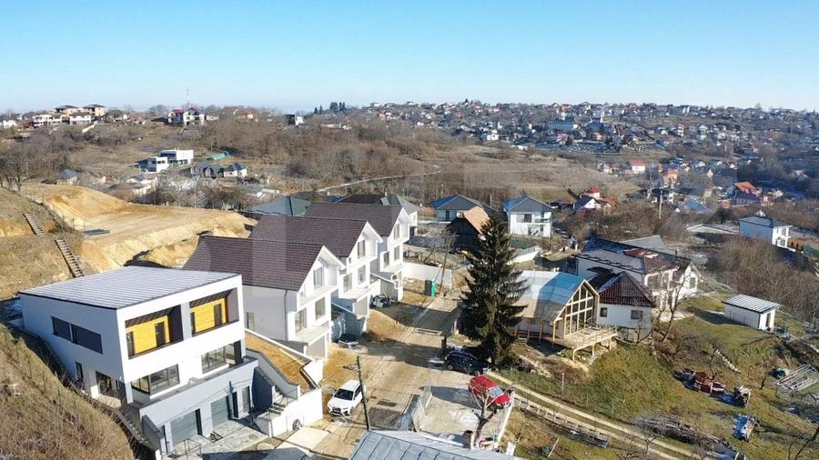 Casă individuală cu 4 camere cu Canalizare în Feleacu