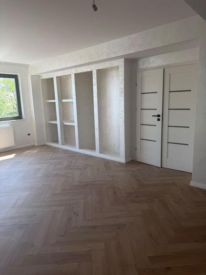 Apartament cu 3 camere decomandat în Popoveni