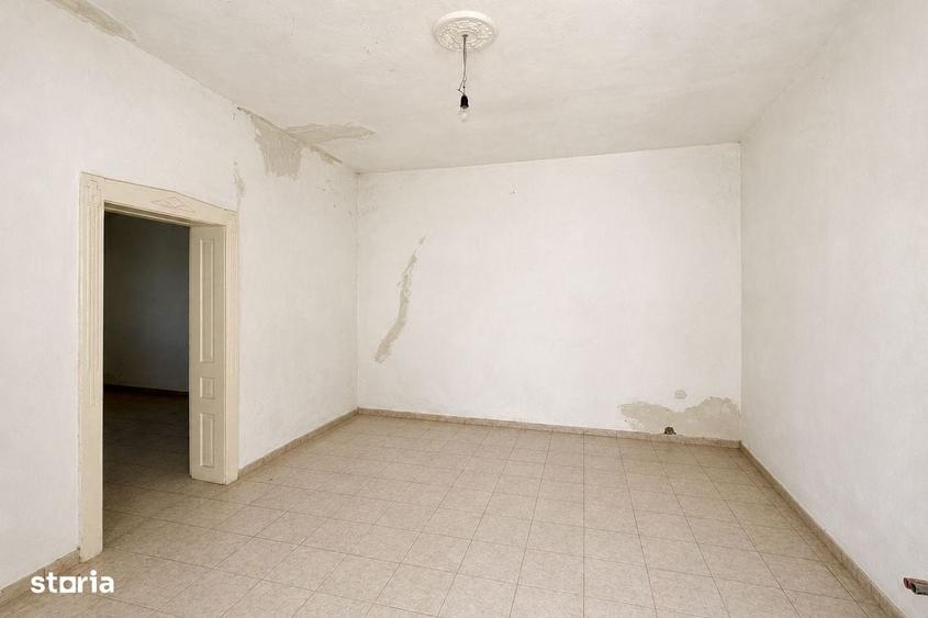 Casă cu 4 camere în Pârneava