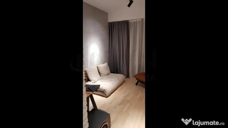 Apartament cu 4 camere decomandat în Calea Călărașilor