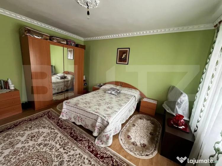 Casă cu 7 camere cu Teren 4200 Mp în Central