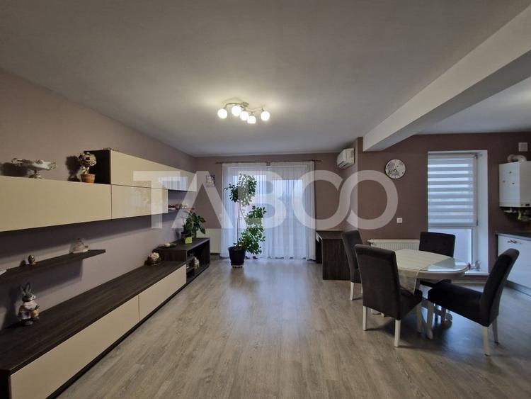 Apartament cu 3 camere decomandat, mobilat în Turnișor