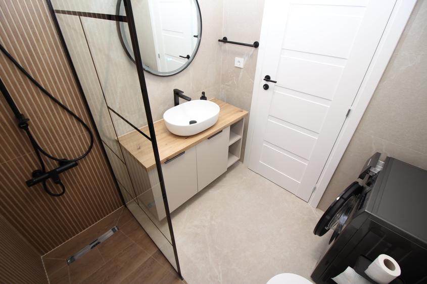 Apartament cu 2 camere decomandat în Drumul Taberei
