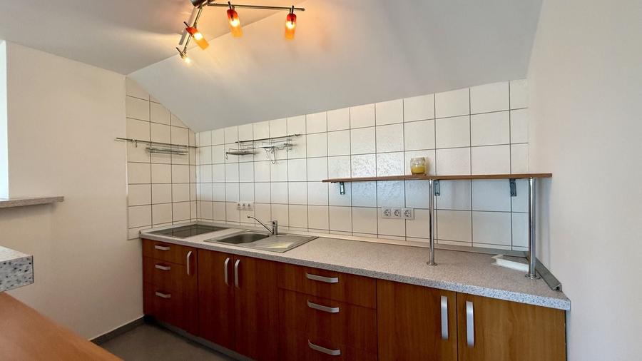 Apartament cu 4 camere decomandat, mobilat în Girocului