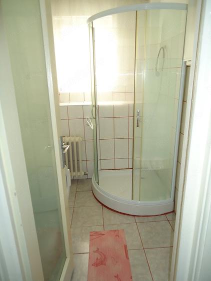 Garsonieră nedecomandată în Schei