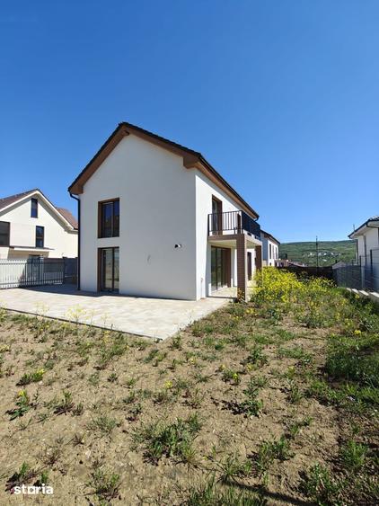 Casă cu 4 camere cu Teren 442 Mp în Chinteni