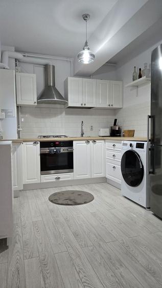 Apartament cu 2 camere decomandat, mobilat în Băneasa