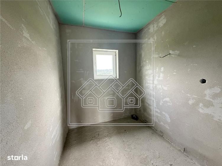 Casă cu 4 camere în Mohu