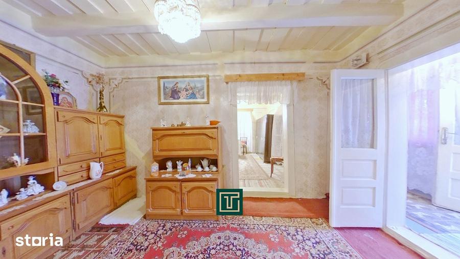 Casă cu 5 camere cu Teren 1508 Mp în Cermei