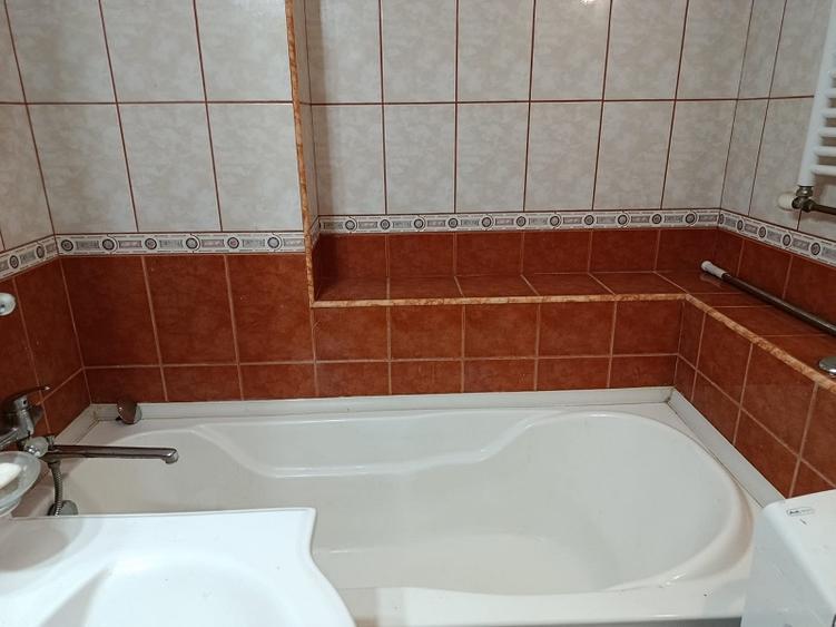 Garsonieră decomandată în Central