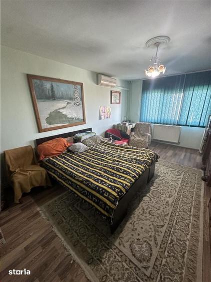 Decomandat la etajul 2 in bloc anvelopat cu centrala proprie - 3