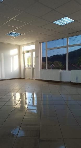 Spațiu comercial, de 117 mp, în Coman