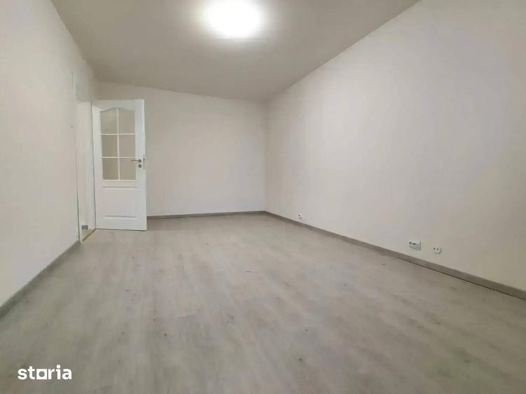Apartament cu 3 camere decomandat în Ferentari