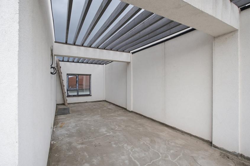 Duplex cu 5 camere cu Canalizare în Kamsas
