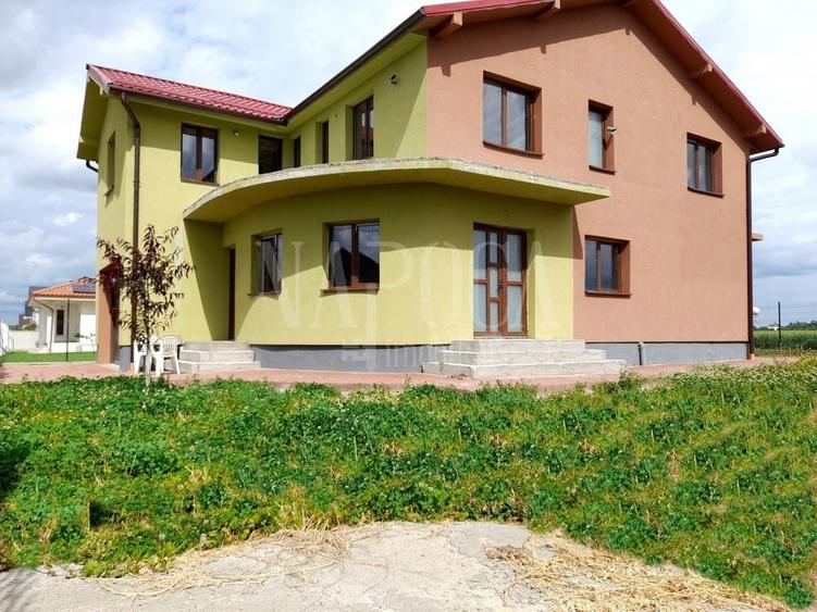 Casă individuală cu 7 camere cu Garaj în Iosia