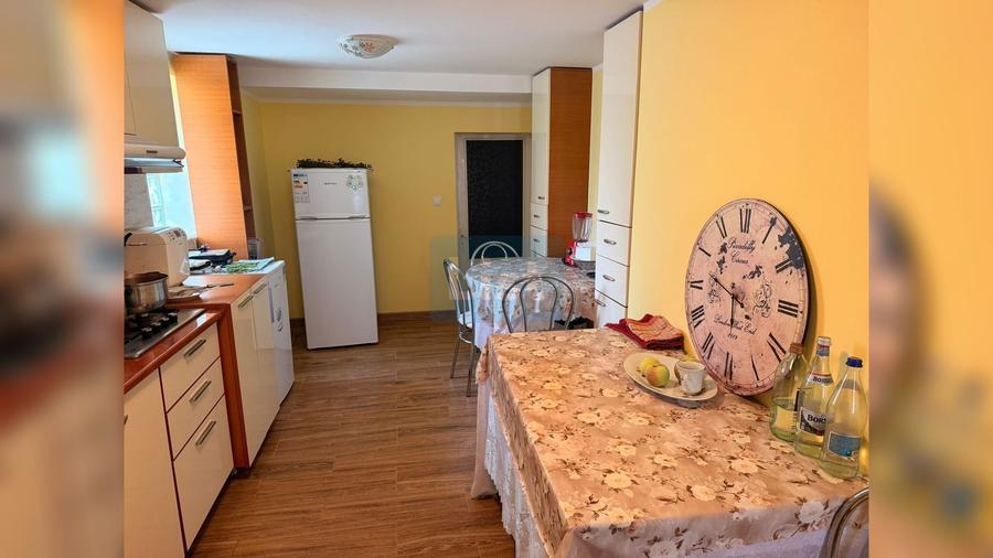 Casă cu 3 camere cu Teren 1550 Mp în Vânători