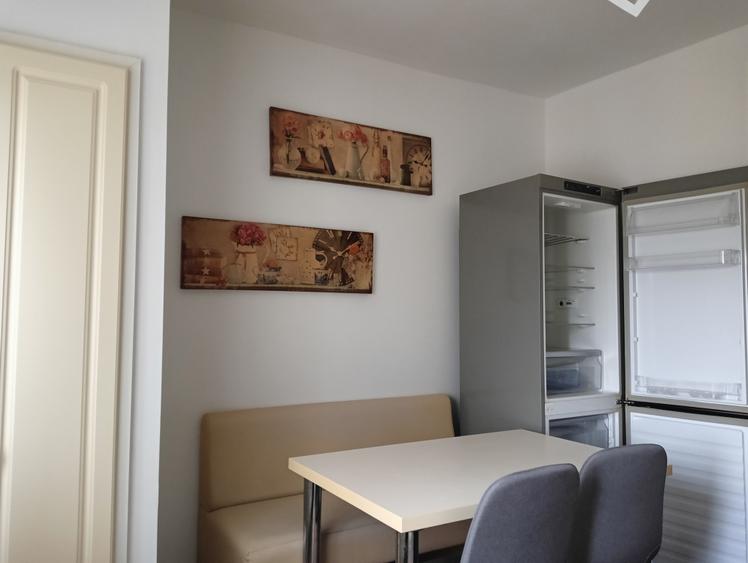 Apartament cu 3 camere decomandat în Lujerului