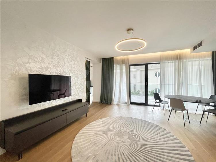Apartament cu 4 camere decomandat, mobilat în Herăstrău