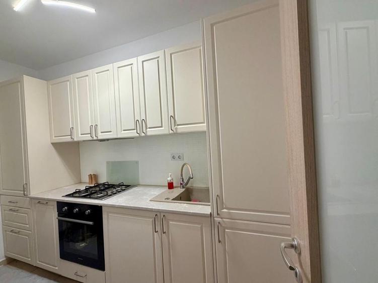 Apartament cu 2 camere decomandat în Vitan