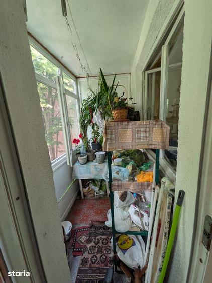 Apartament cu 3 camere decomandat în Calea București