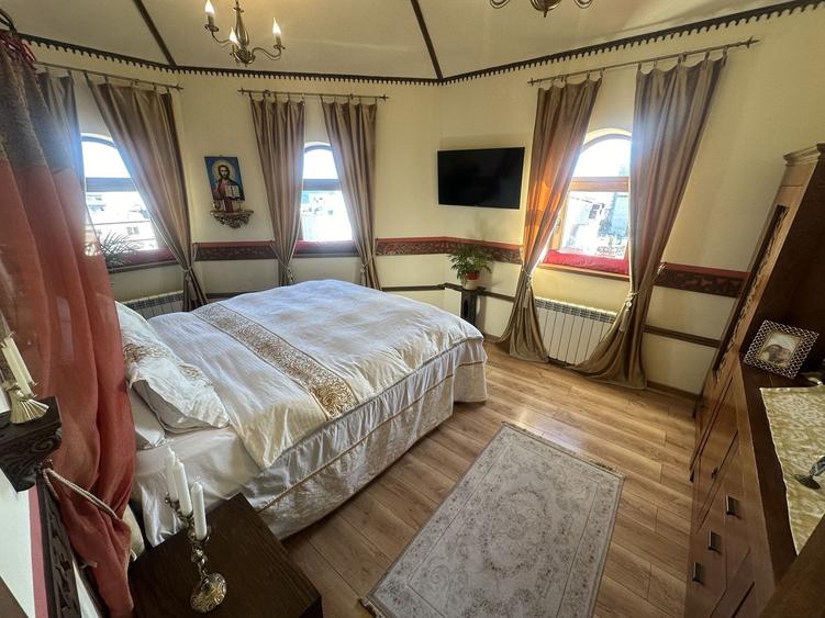 Apartament cu 4 camere decomandat, mobilat în Peninsula